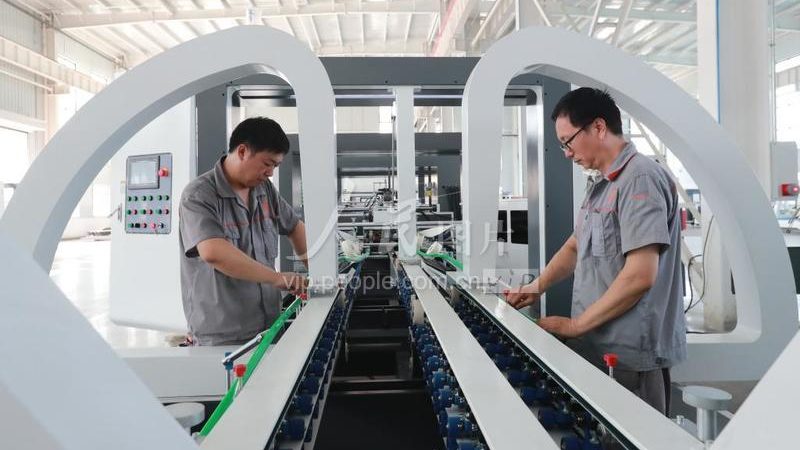 缠绕包装膜定制尺寸规格：关键参数与选择要点